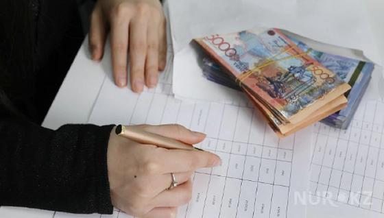Сидящим дома из-за коронавируса казахстанцам могут оплачивать коммуналку Сидящим дома из-за коронавируса казахстанцам могут оплачивать коммуналку
