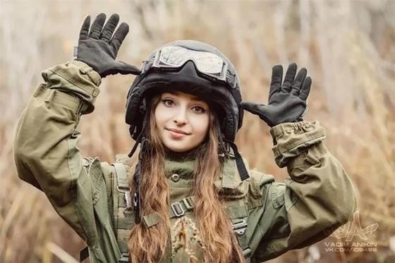 Көркіне көз тоймайтын әскери формадағы ару жігіттердің арманына айналуда (фото) Көркіне көз тоймайтын әскери формадағы ару жігіттердің арманына айналуда (фото)