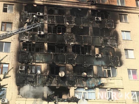 Многоэтажный дом загорелся в Актобе Многоэтажный дом загорелся в Актобе
