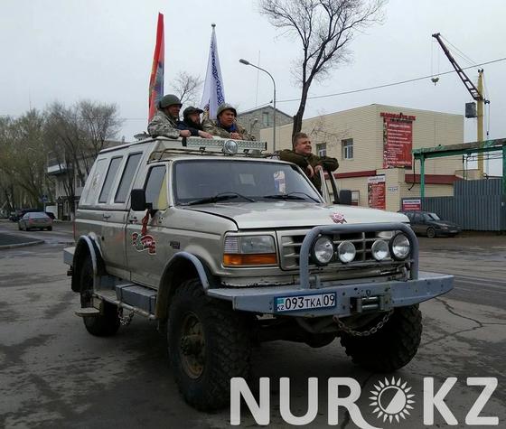 Рекордное количество машин приняло участие в автопробеге в честь 9 мая в Караганде Рекордное количество машин приняло участие в автопробеге в честь 9 мая в Караганде