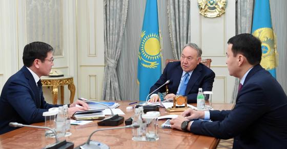 Назарбаевтың Жұмағалиевпен кездесуі. фото: Ақорда Назарбаевтың Жұмағалиевпен кездесуі. фото: Ақорда