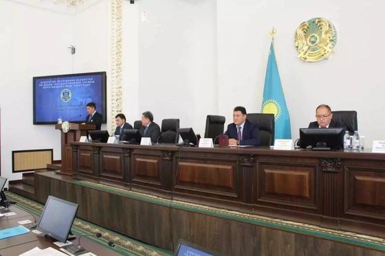 Госслужащие Прииртышья ожидают повышение заработной платы Госслужащие Прииртышья ожидают повышение заработной платы