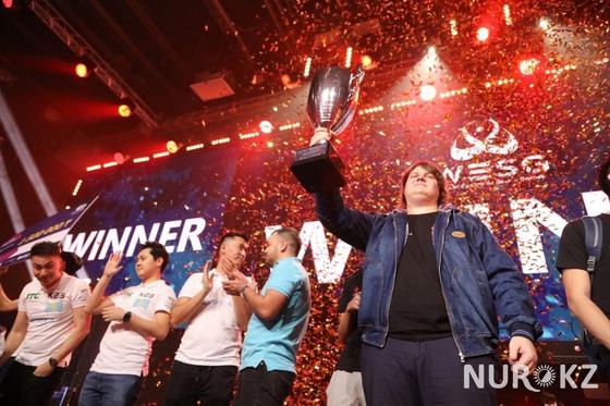 Победители чемпионата по киберспорту получили 5,5 млн тенге в Алматы Победители чемпионата по киберспорту получили 5,5 млн тенге в Алматы