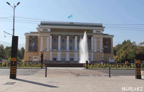 Варламов раскритиковал улицу Панфилова в Алматы (фото, видео) Варламов раскритиковал улицу Панфилова в Алматы (фото, видео)