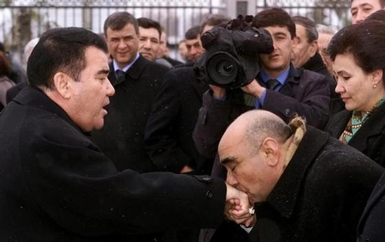 «Папа ушел — и тебе пора»: рейтинг злоключений диктаторских деток «Папа ушел — и тебе пора»: рейтинг злоключений диктаторских деток