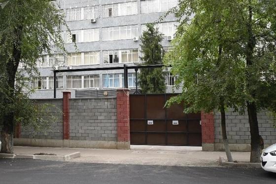 Перед РОВД Алматы уберут заборы и откроют приемные Перед РОВД Алматы уберут заборы и откроют приемные