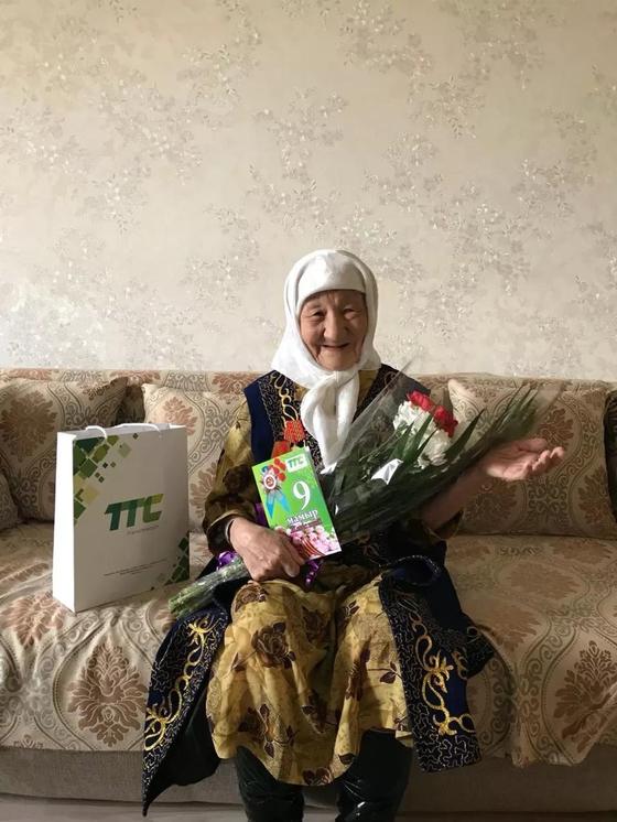 Помним и чтим: молодежь компании Транстелеком поздравила ветеранов в Астане Помним и чтим: молодежь компании Транстелеком поздравила ветеранов в Астане