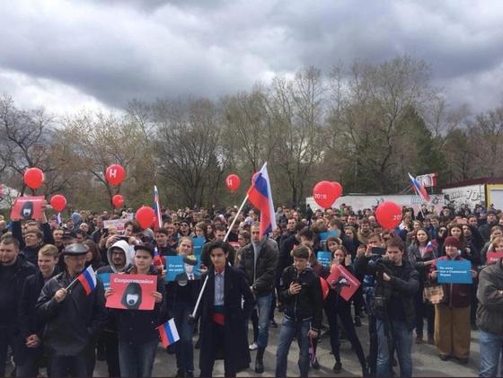 Митинги против инаугурации Путина проходят в городах России Митинги против инаугурации Путина проходят в городах России