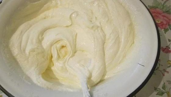 Крем для торта из сгущенки и сметаны без масла Крем для торта из сгущенки и сметаны без масла