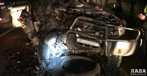 Один человек погиб в ДТП на трассе в Мангистауской области (фото) Один человек погиб в ДТП на трассе в Мангистауской области (фото)