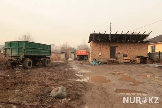 Грязь по колено: как живет район, принимавший международную Универсиаду Грязь по колено: как живет район, принимавший международную Универсиаду