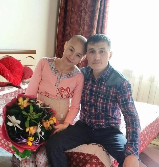 Дәрігерлердің кесірінен ауруын өршітіп алған үш баланың анасы қатерлі дертпен жан ұшыра күресуде Дәрігерлердің кесірінен ауруын өршітіп алған үш баланың анасы қатерлі дертпен жан ұшыра күресуде