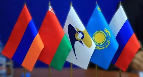 Представитель Казахстана в СНГ будет получать зарплату 5700 долларов в месяц Представитель Казахстана в СНГ будет получать зарплату 5700 долларов в месяц