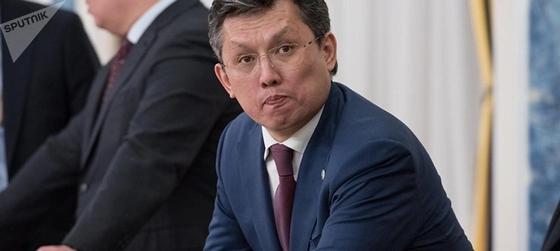 Султанов пожелал новому министру "быть вредным и жадным" Султанов пожелал новому министру "быть вредным и жадным"