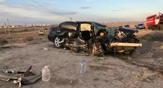 После ДТП близ Жанаозена сгорел автомобиль (фото, видео) После ДТП близ Жанаозена сгорел автомобиль (фото, видео)