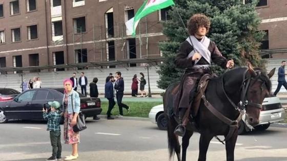 Жители Ингушетии вышли протестовать против соглашения о границе с Чечней Жители Ингушетии вышли протестовать против соглашения о границе с Чечней