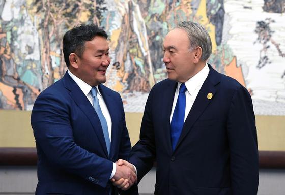 назарбев назарбев