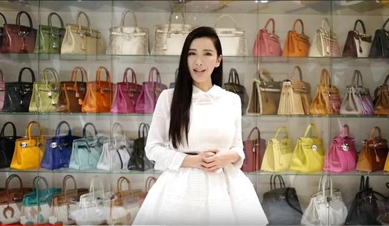 Бывшая стюардесса собрала коллекцию сумок Hermès стоимостью 2 миллиона долларов Бывшая стюардесса собрала коллекцию сумок Hermès стоимостью 2 миллиона долларов