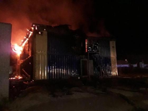 Пожар в контейнерном общежитии в Астане: один человек погиб (фото) Пожар в контейнерном общежитии в Астане: один человек погиб (фото)