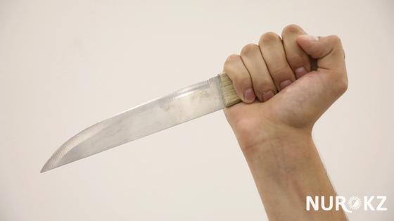 Мужчина с ножевым ранением сам пришел в больницу в Лисаковске Мужчина с ножевым ранением сам пришел в больницу в Лисаковске