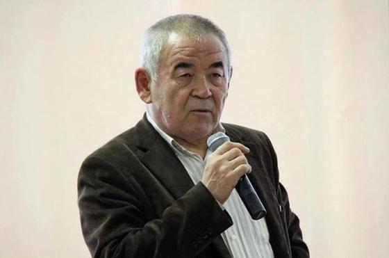 Жүрсін Ерман айтысқа баға бергені үшін ақша алып кететін қазыларды ұялтты Жүрсін Ерман айтысқа баға бергені үшін ақша алып кететін қазыларды ұялтты