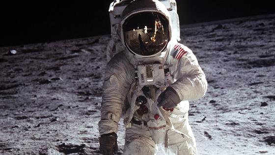 NASA опубликовало аудиозаписи высадки на Луну NASA опубликовало аудиозаписи высадки на Луну