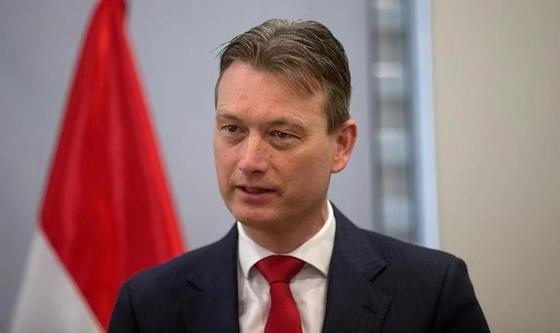 Cолгавший о встрече с Путиным глава МИД Нидерландов ушел в отставку Cолгавший о встрече с Путиным глава МИД Нидерландов ушел в отставку