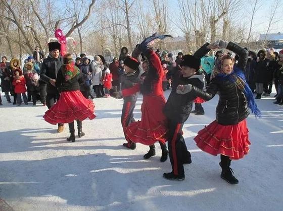 Масленица кутты болсын: Проводы зимы вызвали ажиотаж в Астане (фото) Масленица кутты болсын: Проводы зимы вызвали ажиотаж в Астане (фото)