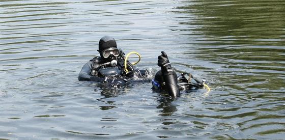 Водолазы ищут пропавшего двухлетнего ребенка в озере Балхаш Водолазы ищут пропавшего двухлетнего ребенка в озере Балхаш