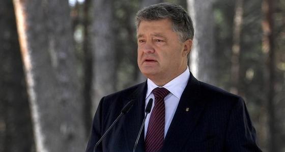 "Фейковые выборы": Порошенко обратился к жителям Донбаса из Парижа "Фейковые выборы": Порошенко обратился к жителям Донбаса из Парижа