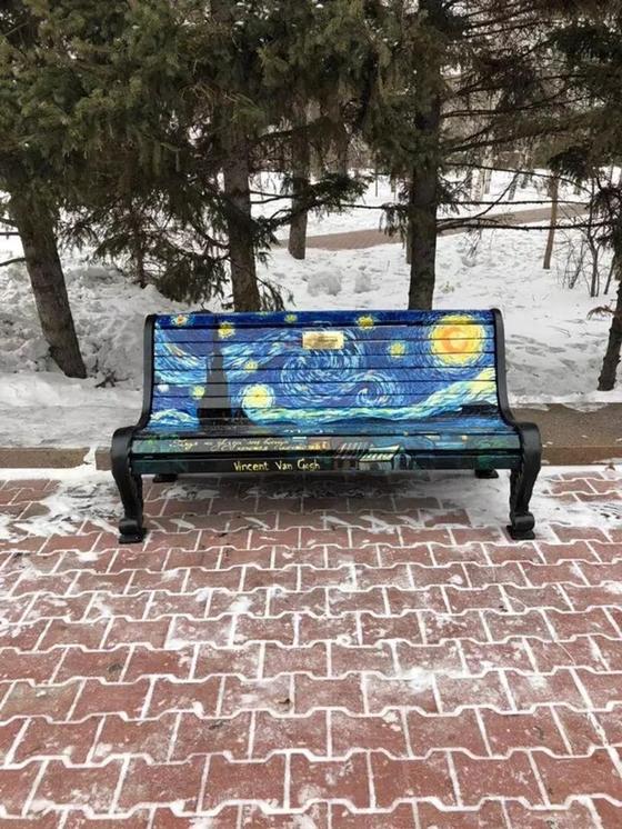 В Астане появилась скамейка, которая исполняет желания (фото) В Астане появилась скамейка, которая исполняет желания (фото)