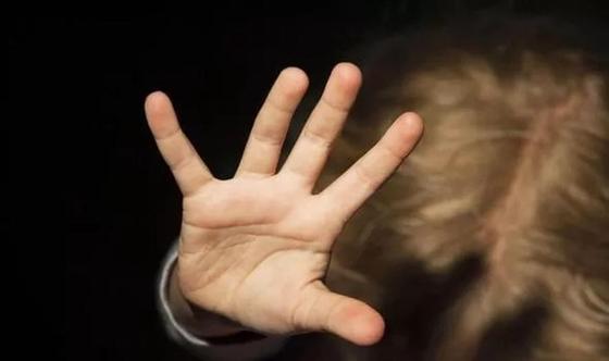 Мать до смерти избила 3-летнего сына за описанные штаны Мать до смерти избила 3-летнего сына за описанные штаны
