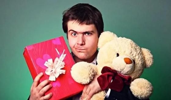 Сколько мужчины готовы потратить на подарки к 8 марта Сколько мужчины готовы потратить на подарки к 8 марта