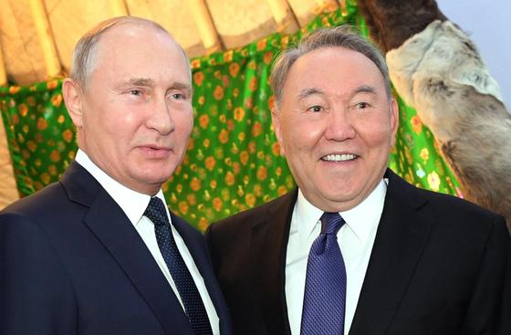 Назарбаев и Путин встретились в Петропавловске (фото) Назарбаев и Путин встретились в Петропавловске (фото)