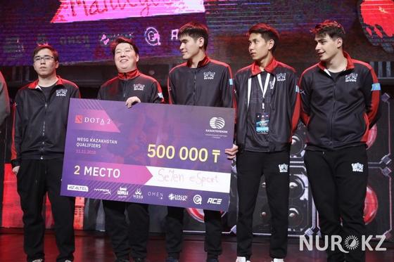 Победители чемпионата по киберспорту получили 5,5 млн тенге в Алматы Победители чемпионата по киберспорту получили 5,5 млн тенге в Алматы