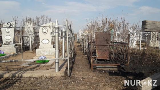 Павлодарцы накрывают столы на кладбище как в элитном ресторане Павлодарцы накрывают столы на кладбище как в элитном ресторане