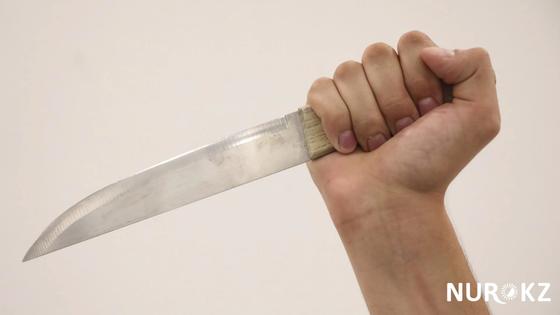 Жительница Карагандинской области пырнула ножом сожительницу бывшего мужа Жительница Карагандинской области пырнула ножом сожительницу бывшего мужа