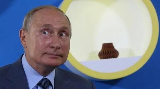 Коучинг по Владимиру Путину. В Британии вышла сатирическая книга лайфхаков от президента России Коучинг по Владимиру Путину. В Британии вышла сатирическая книга лайфхаков от президента России