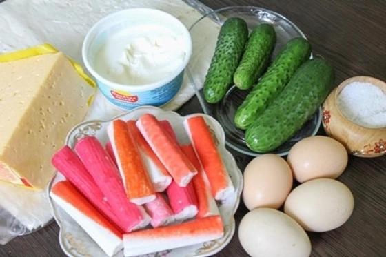 Закуска из лаваша с крабовыми палочками Закуска из лаваша с крабовыми палочками
