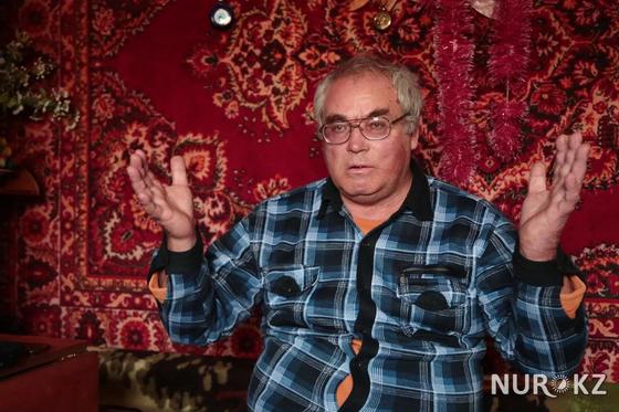 Алматыдағы жойқын өрттің куәгері - Леонид Онучин сұхбат барысында. Фото: Петр Карандашов. Алматыдағы жойқын өрттің куәгері - Леонид Онучин сұхбат барысында. Фото: Петр Карандашов.