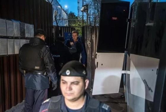 Алексей Навальный получил 20 суток ареста. На этот раз за акцию 9 сентября Алексей Навальный получил 20 суток ареста. На этот раз за акцию 9 сентября