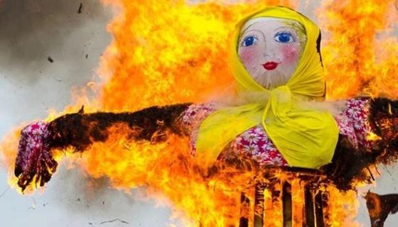 Сжегшая чучело соперницы карагандинка не признает своей вины Сжегшая чучело соперницы карагандинка не признает своей вины
