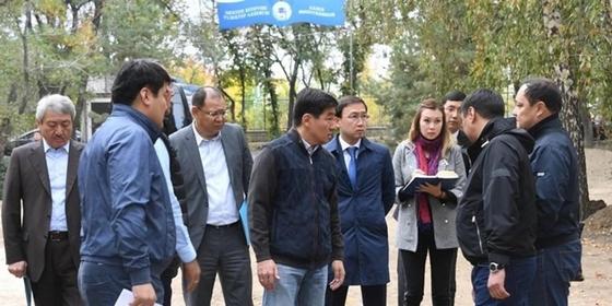 Байбек поручил завершить реконструкцию парка «Южный» до ноября Байбек поручил завершить реконструкцию парка «Южный» до ноября