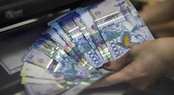 Нацбанк: Казахстанцы стали хранить деньги в тенге Нацбанк: Казахстанцы стали хранить деньги в тенге