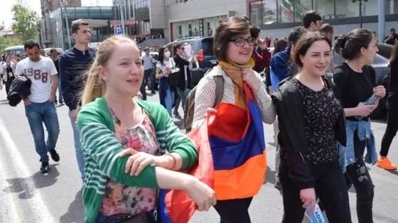 Протесты в Армении не утихают: чего ждать дальше? Протесты в Армении не утихают: чего ждать дальше?
