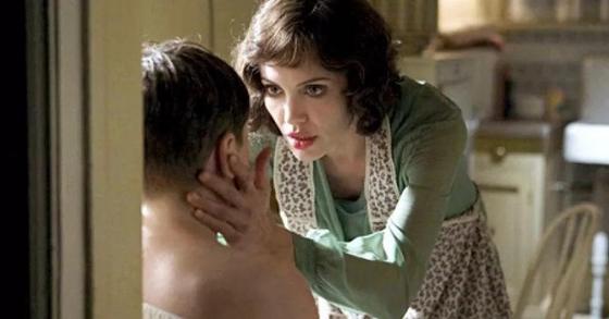 Анджелина Джоли в фильме «Подмена» Анджелина Джоли в фильме «Подмена»