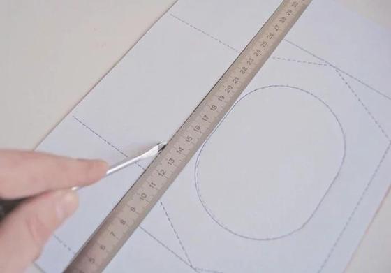Кормушка для птиц из картона Кормушка для птиц из картона