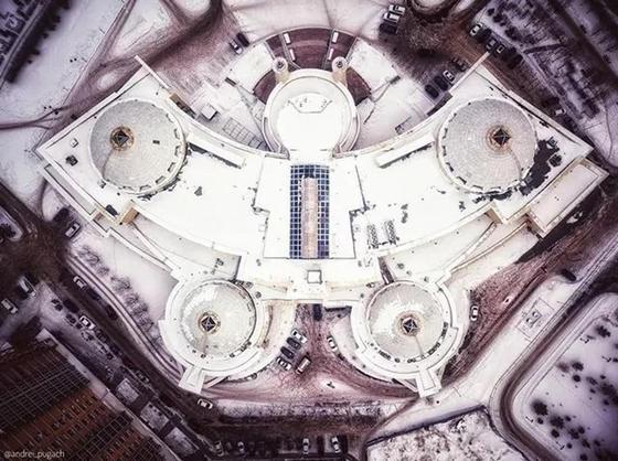 Фотограф из Минска отнес книгу об Астане Назарбаеву (фото) Фотограф из Минска отнес книгу об Астане Назарбаеву (фото)