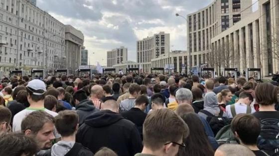 В Москве началась акция в поддержку Telegram и свободного интернета В Москве началась акция в поддержку Telegram и свободного интернета