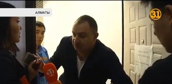 Владельцы бутиков на рынке Car City в Алматы пожаловались на рейдерский захват Владельцы бутиков на рынке Car City в Алматы пожаловались на рейдерский захват